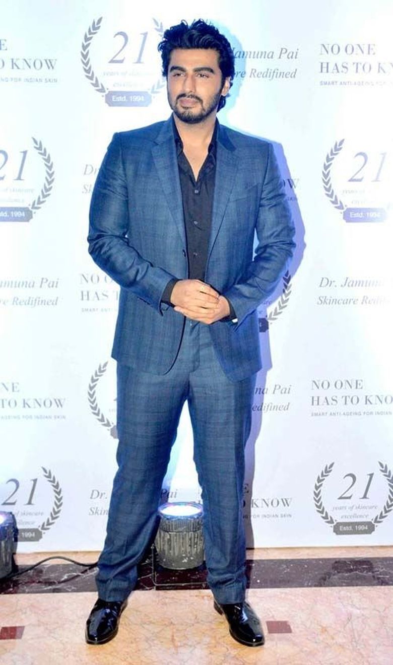 Bollywood Actors Wearing Checked Suits Bollywood Actors Wearing Checked Suits