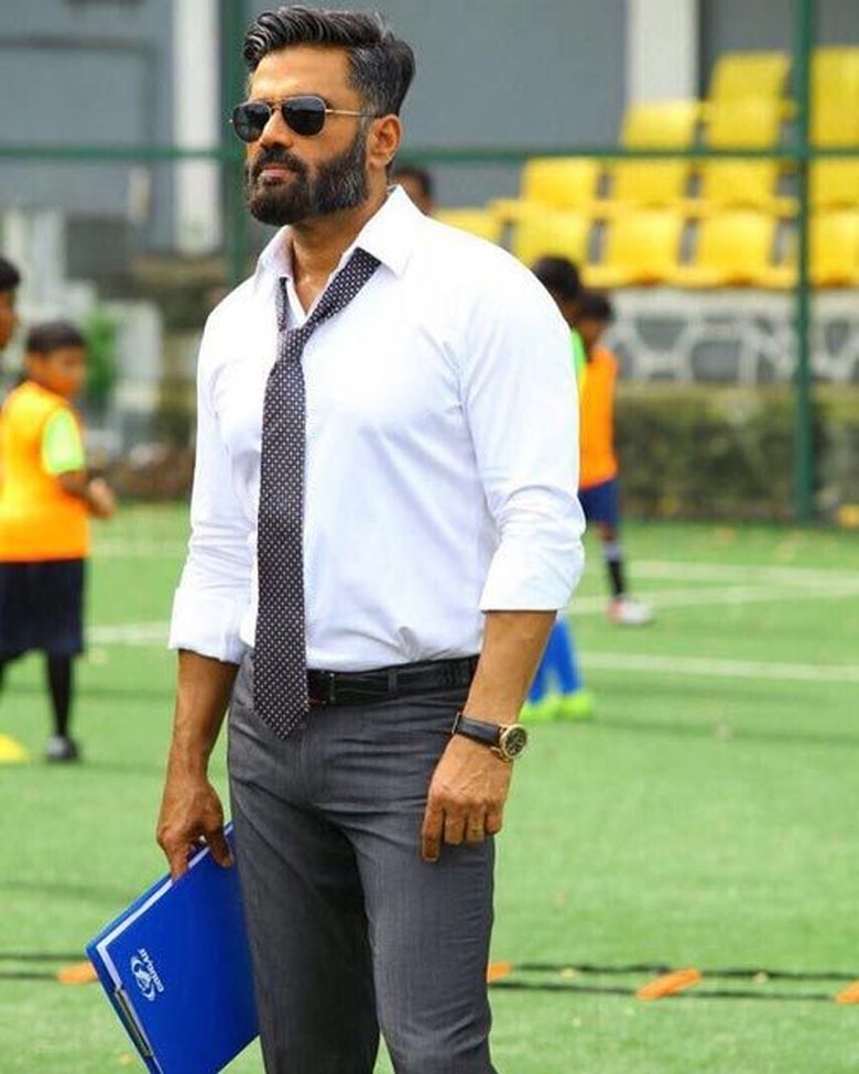 6 Bollywood Heroes From The 90s Who Went Through Unbelievable Style  Transformations