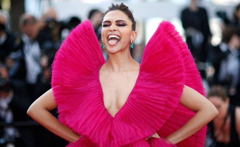 deepika pink dress Curly Fries: IN MY WARDROBE: Deepika's 'Om Shanti Om' Hot Pink Dress