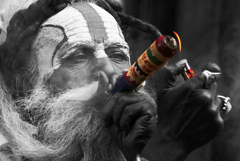 what does cigarette smoke do to the lungs Smokers vs Normal Lungs: How Smoking Damages Lung Health