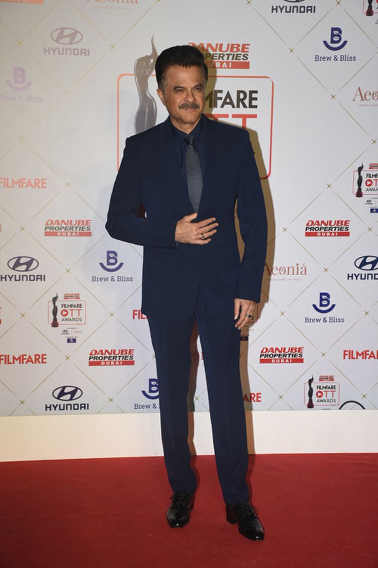 Anil Kapoor Shows That Dressing Sharp Is His Strongest 'Suit' In Classic Navy Blue Two-Piece Anil Kapoor Shows That Dressing Sharp Is His Strongest 'Suit' In Classic Navy Blue Two-Piece