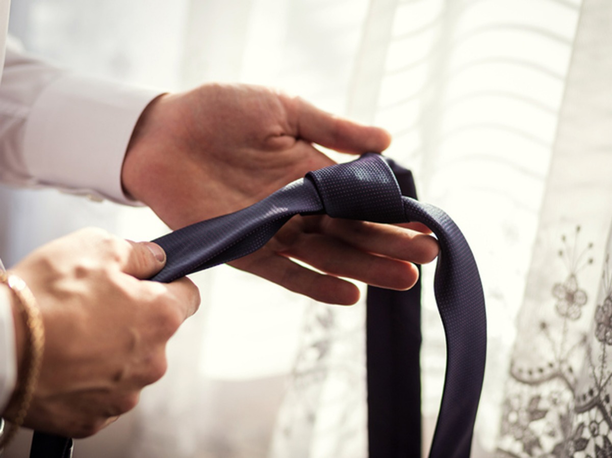 how to tie a tie in 5 seconds