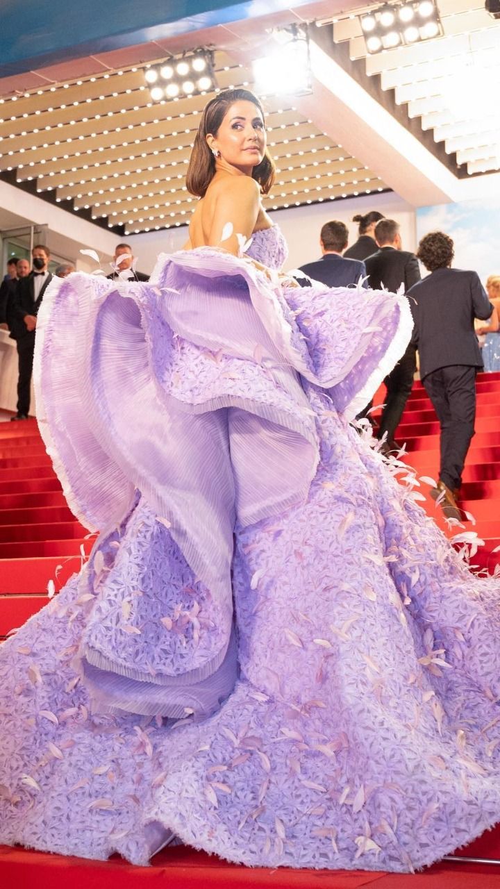 hina khan purple dress Hina Khan looks stunning in a purple lehenga. A desi girl at heart, we loved the way Hina can carry off any outfit with panache! . #HinaKhan @realhinakhan