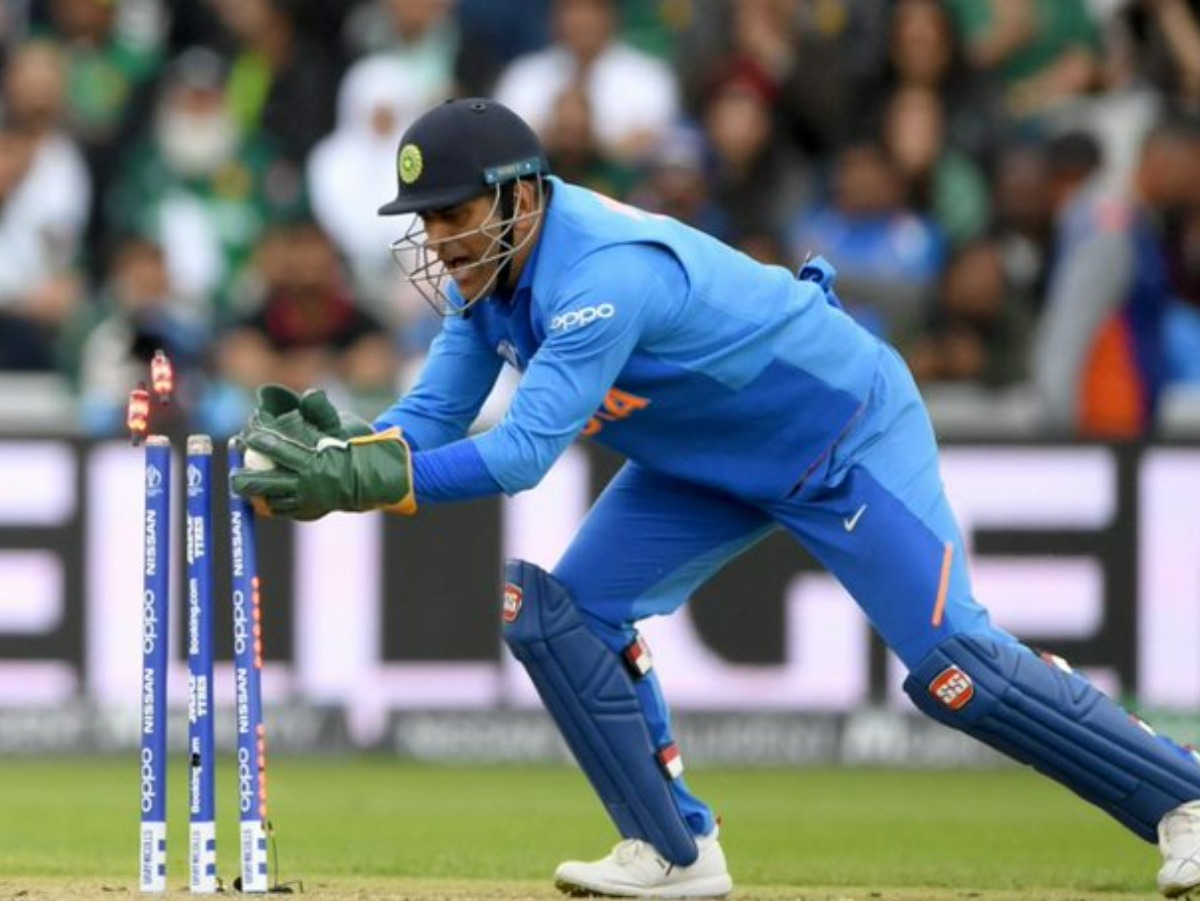 5 Times MS Dhoni Blew Us Away With His Brilliance Behind The Stumps