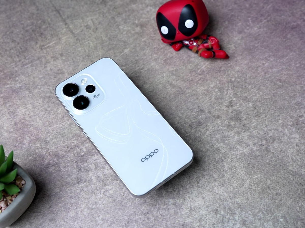 mensxp.com - Vanshika Tyagi - The Oppo Reno 15 Pro Mini is small, sleek, and shockingly tough