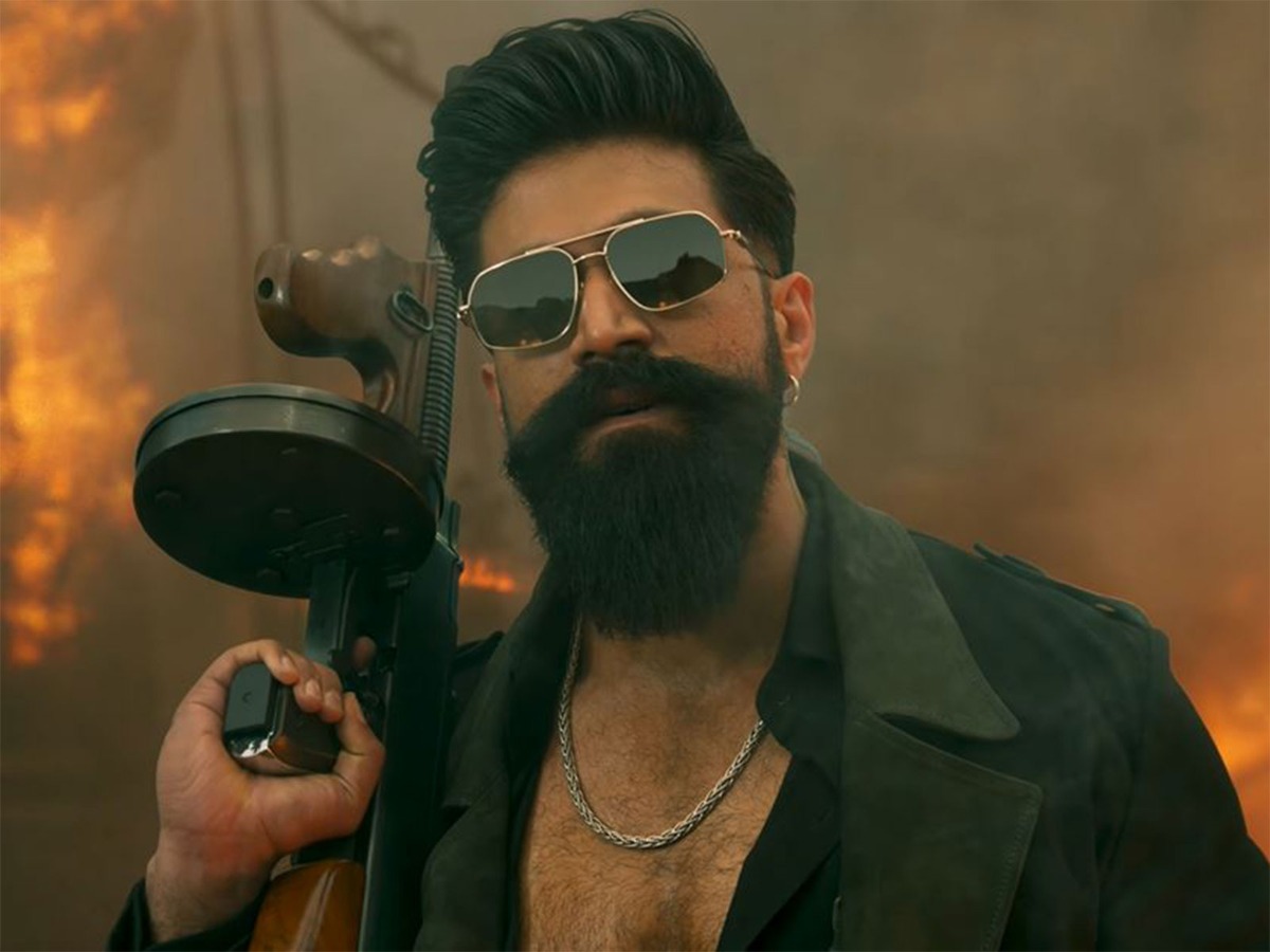 Yash breaks silence on clashing KGF with Shah Rukh Khan's Zero, says 'He is a superstar...'